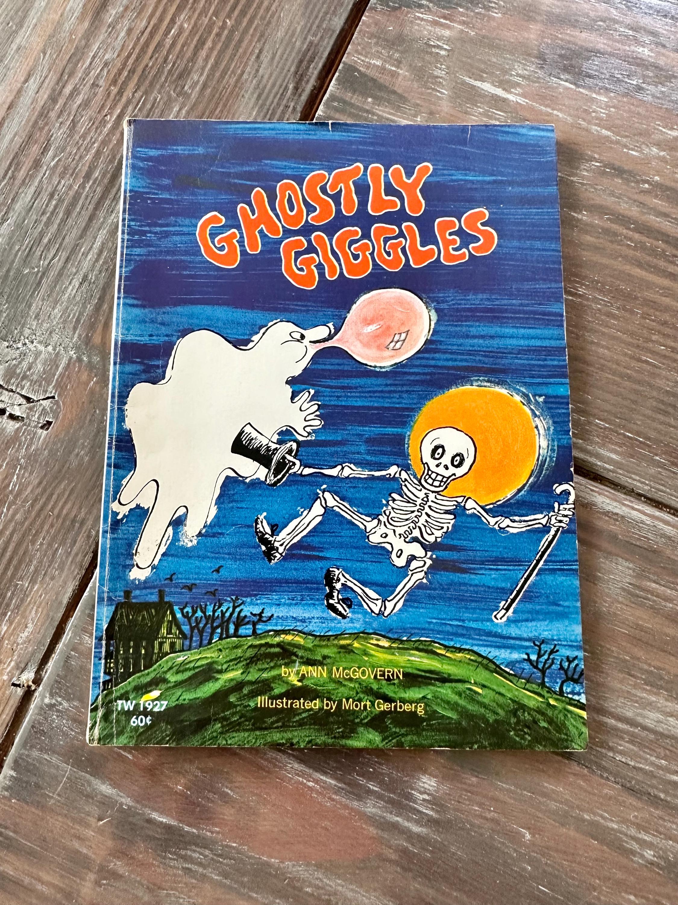 Vintage 1970 Ghostly Giggles 1st Edition Scholastic Book Services