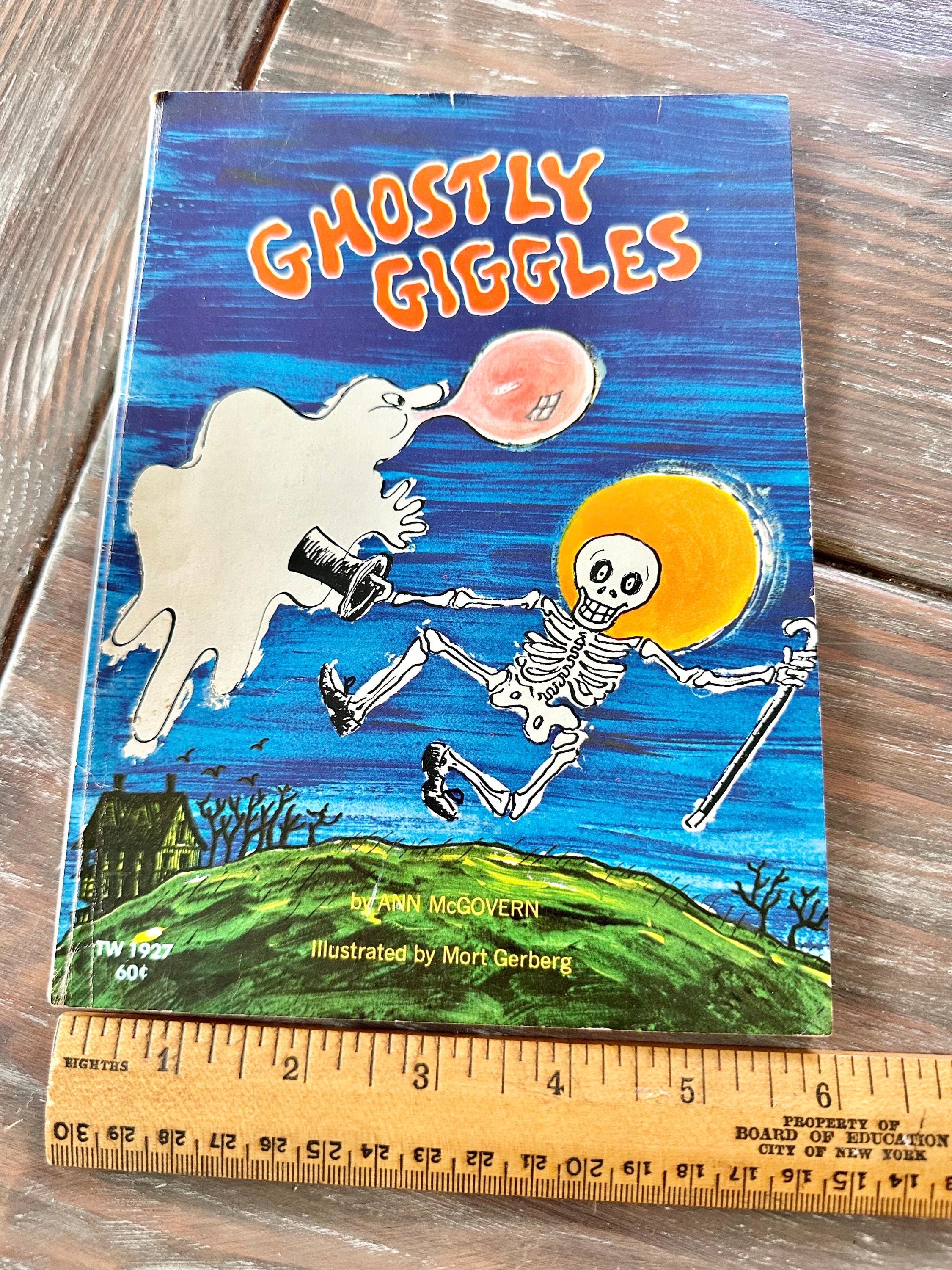 A GHOSTLY GOOD TIME ハロウィンハンドブック 洋書 DIY本 Vintage 1970 Ghostly Giggles 1st Edition Scholastic Book Services
