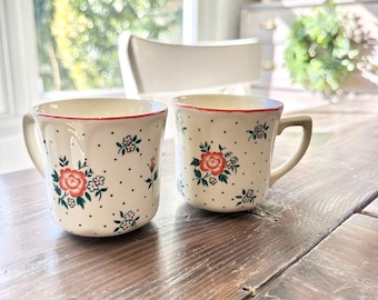 Twee vintage Johnson Brothers Monticello-theekopjes gemaakt in Engeland, cadeau-idee in bloemenhuisstijl
