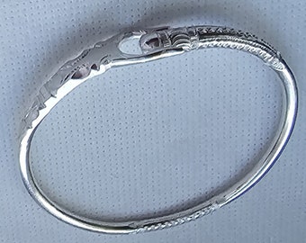 Bangle called "vangovango" made of silver