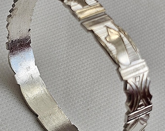 Bangle called "vangovango" made of silver