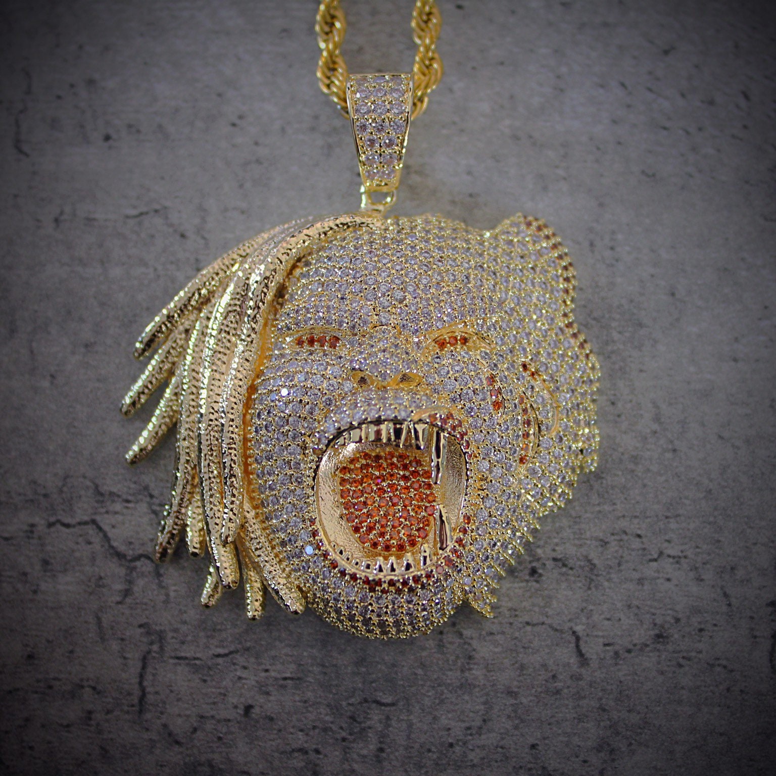 TEE GRIZZLEY PENDANT WITH 4mm 24" CUBAN CHAIN TEE GRIZZLEY PENDANT WITH 4mm 24" CUBAN CHAIN