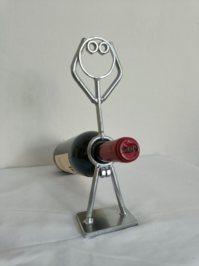 Portabotellas de vino de metal Escultura de hombre caprichoso Decoración de barra única Regalo divertido para los amantes del vino. imagen 2