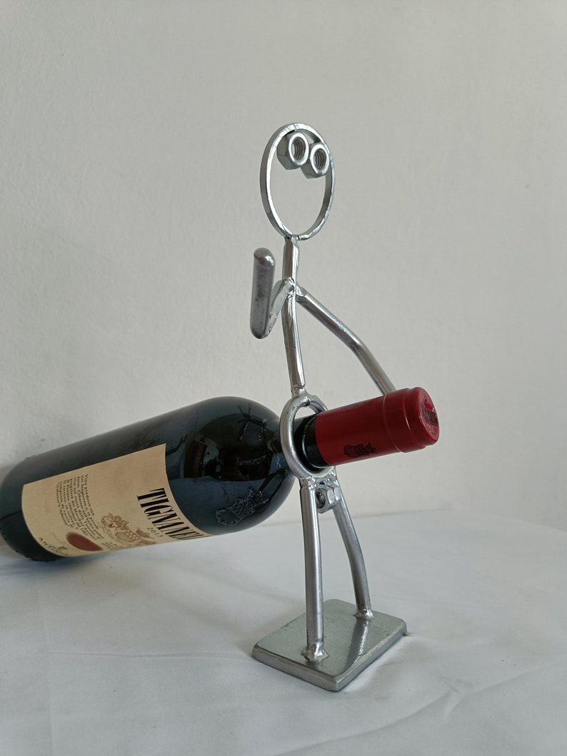 Portabotellas de vino de metal Escultura de hombre caprichoso Decoración de barra única Regalo divertido para los amantes del vino. imagen 8