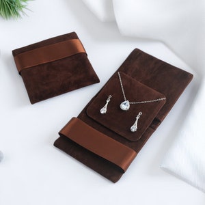 Thick Velvet Folded Jewelry Pouches with insert, Jewelry Packaging, Velvet Jewelry Pouch with Ribbon, Gift Pouches, Custom Bangle pouches