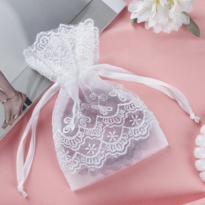 White Lace Jewelry pouches, Wedding Favor bags, Flower Jewelry Gift Pouch,Rosary Pouches, Necklace Candy Pouch Drawstring Party Favor Bags