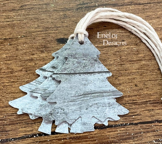 Rustic Christmas Tree Gift Tags / Woodgrain Christmas Tags With String /  Die Cut Western Christmas Trees / Christmas Gift Wrapping 