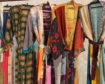 Vintage Kimono aus Seide mit Saris: Selbstgemachte Strandvertuschung, japanische Robe