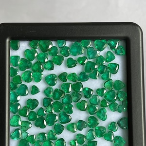 Natürliche Smaragd Herzform Cut, 3-4.5 mm, Top kalibrierte Herzform Smaragd viel lebendiger grüner Smaragd, Herzen formen Smaragd- Preis pro Carat
