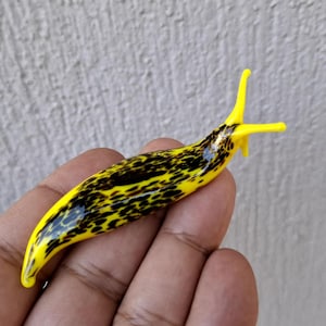Glass slug, glass slug figurine, murano slug, slug ornament, colorful slug, hand blown slug figurine, glass figurine glass animals