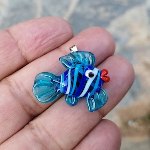 Glass fish, glass fish pendant, glass fish jewelry, glass pisces pendant, murano fish pendant, glass collectibles, glass sea animals