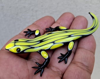 Glass salamander figurine, murano glass salamander, lizard ornament, glass reptiles, glass animals, glass figurine, artglass gecko