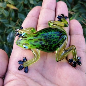 Glass frog, hand blown glass frog figurine, frog ornament, murano frog, glass reptiles, glass animals, glass figurine, glass collectible