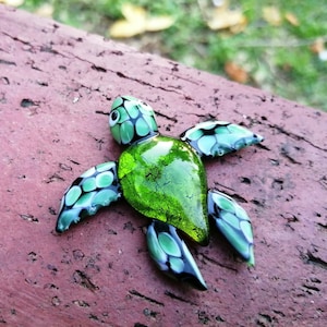 Glass sea turtle, hand blown glass sea turtle, glass sea animals, sea turtle ornament, sea turtle figurine, turtle figurine, glass figurine