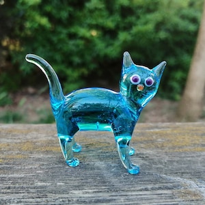 Glass cat figurine, hand blown glass cat, miniature cat, murano cat, cat ornament, glass figurine, glass animals, glass cute cat