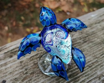 Glass sea turtle, hand blown glass sea turtle, glass sea animals, sea turtle ornament, sea turtle figurine, turtle figurine, glass figurine