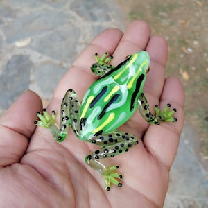 Glass frog, hand blown glass frog figurine, frog ornament, murano frog, glass reptiles, glass animals, glass figurine, glass collectible