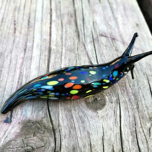 Glass slug, glass slug figurine, murano slug, slug ornament, colorful slug, hand blown slug figurine, glass figurine glass animals