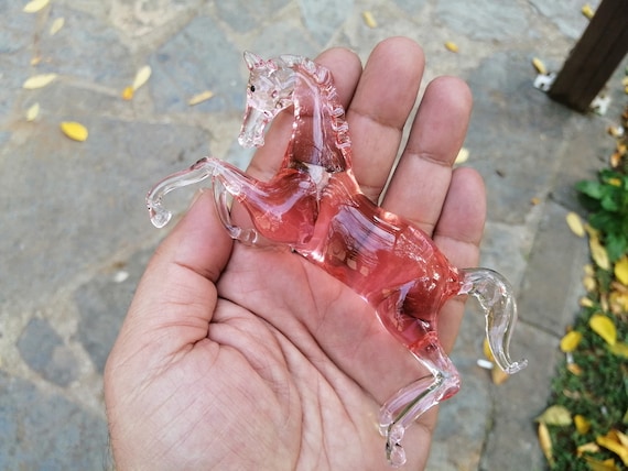 ガラスの馬、ガラスの馬の置物、ガラスの馬の飾り、跳ね馬の置物