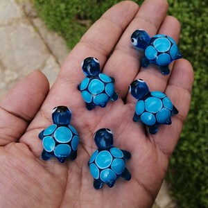 HDCRYSTALGIFTS Handmade Crystal Ocean Turtle Figurine Collectible Gift For Women Art Glass Sea Turtle Animal Paperweight Ornament Home Decor,Glass Tortoise Sculpture (5 Inch,Blue