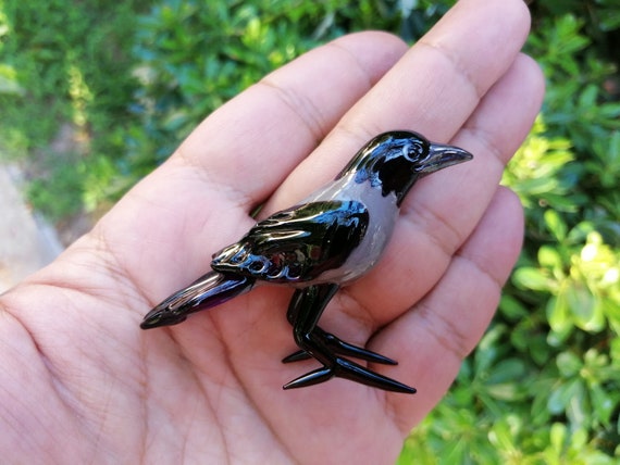 ガラスのカラス、手吹きガラスの鳥の置物、ガラスのカラスの飾り