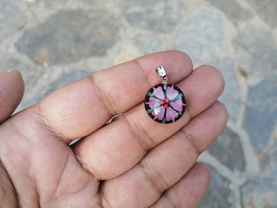 Glass flower pendant deals