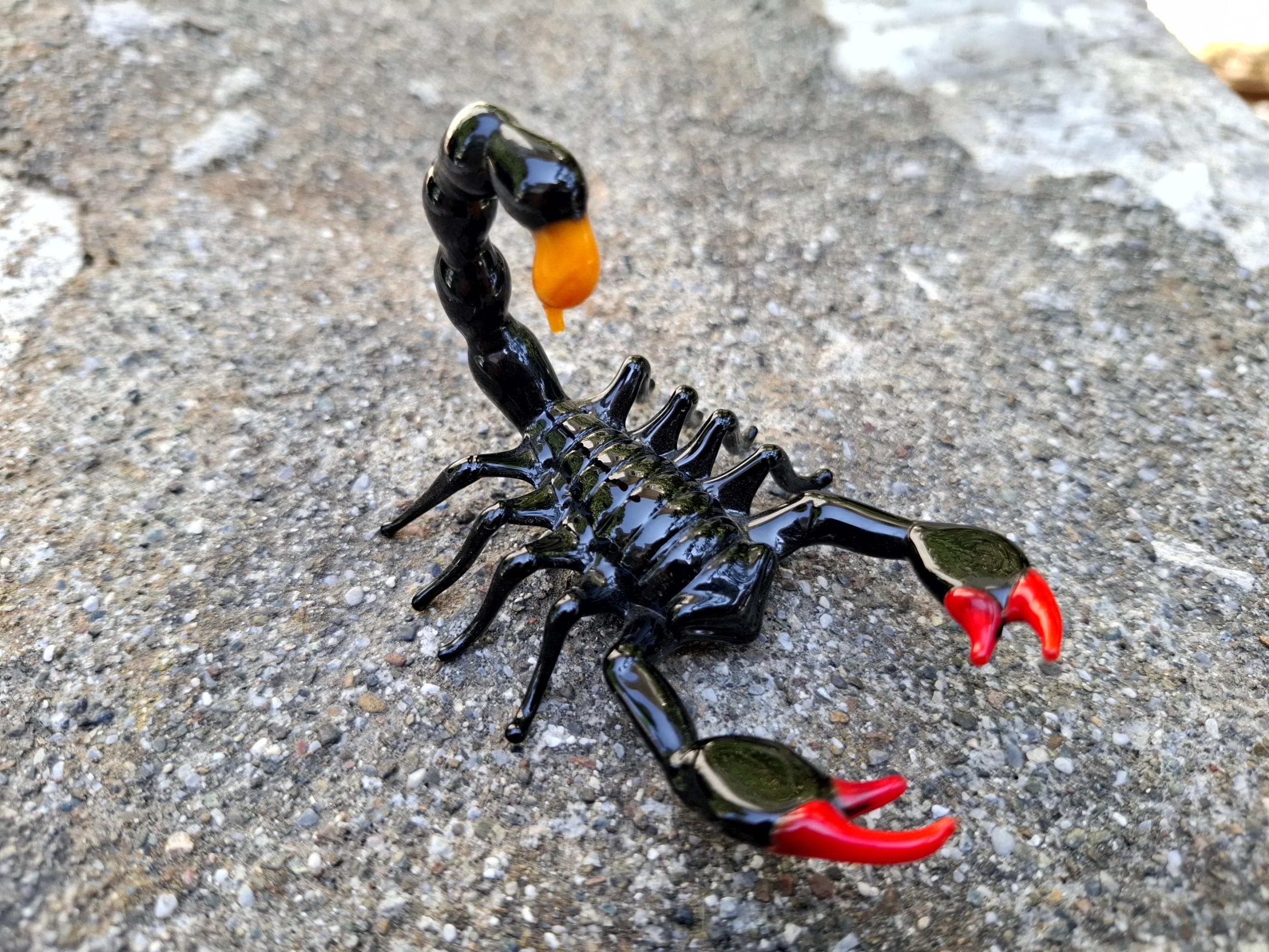 ガラスのサソリ、ガラスの黒サソリ、サソリの飾り、ムラーノのサソリ