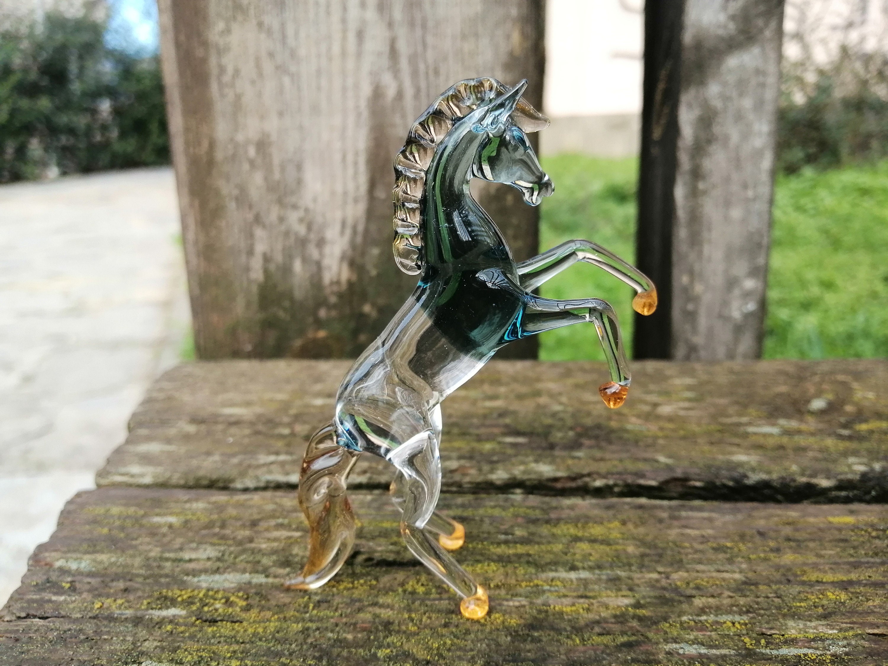ガラスの馬、ガラスの馬の置物、ガラスの馬の飾り、跳ね馬の置物