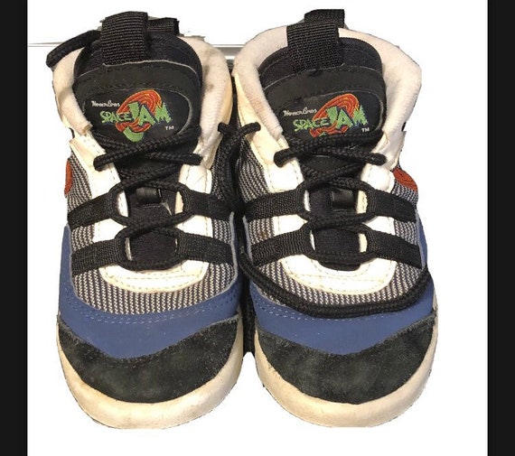 1996 space jam shoes