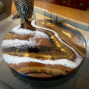 Centro de mesa giratorio de imitación de mármol hecho a mano: resina negra, cobre y dorada