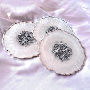 Pearly Snow White and Silver Accented Elegant Large Geode Style Coaster