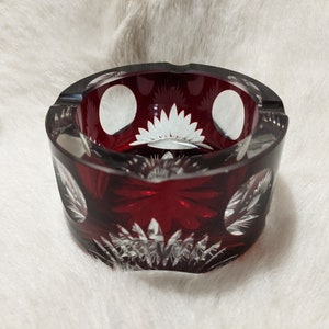 Vintage Heavy Cut Crystal Cenicero con Superposición de Rojo Rubí