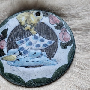 Tilgmans Keramik Sweden small round wall plaque by EIVOR LANG