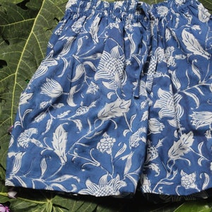 100% Cotton Hand block printed Shorts with elastic and drawstring , Very soft and comfortable Indian cotton Payjama shorts. Gives Cool look.