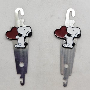 Cartoon Dog Needle Threader/Minder