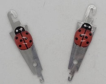 Ladybug Needle Threader/Minder