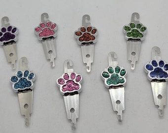 Paw Needle Threader/Needle Minders