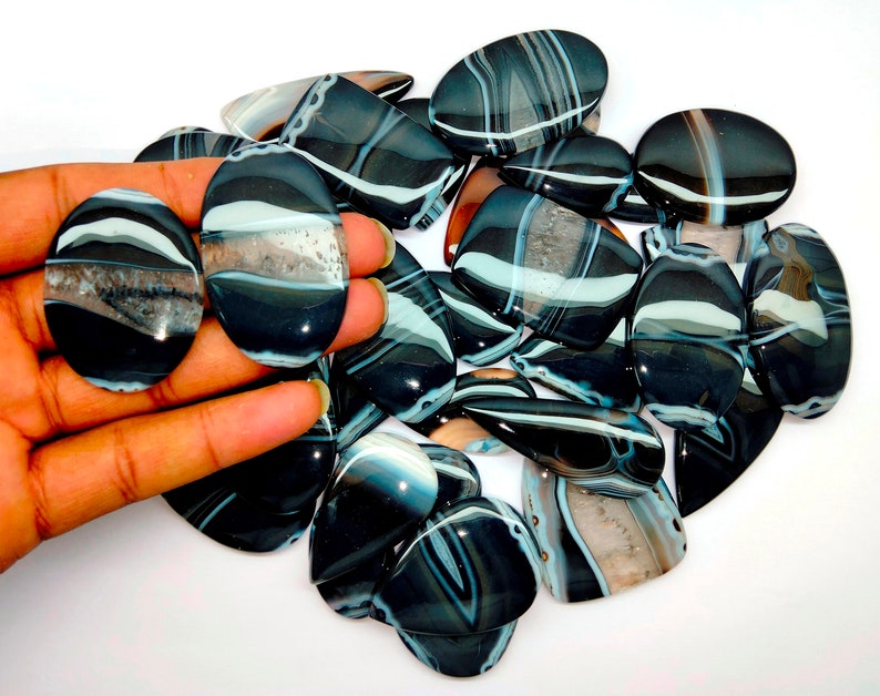 natural Onyx Gemstone.Banded Black Onyx stone.onyx wholesale lot.Banded Black Onyx loose stone.mix size stone. Banded Black Onyx Cabochon