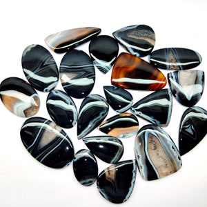natural Onyx Gemstone.Banded Black Onyx stone.onyx wholesale lot.Banded Black Onyx loose stone.mix size stone. Banded Black Onyx Cabochon