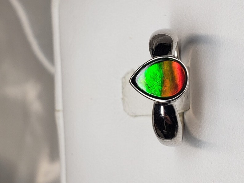 Pear Shaped Sterling Silver Triplet Ammolite Ring with An Ammolite 7x9