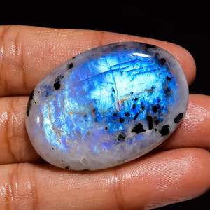 Pietra preziosa di pietra di luna arcobaleno, pietra di luna arcobaleno cabochon, pietra di luna blu fuoco, pietra di luna ovale a pera, pietra bianca