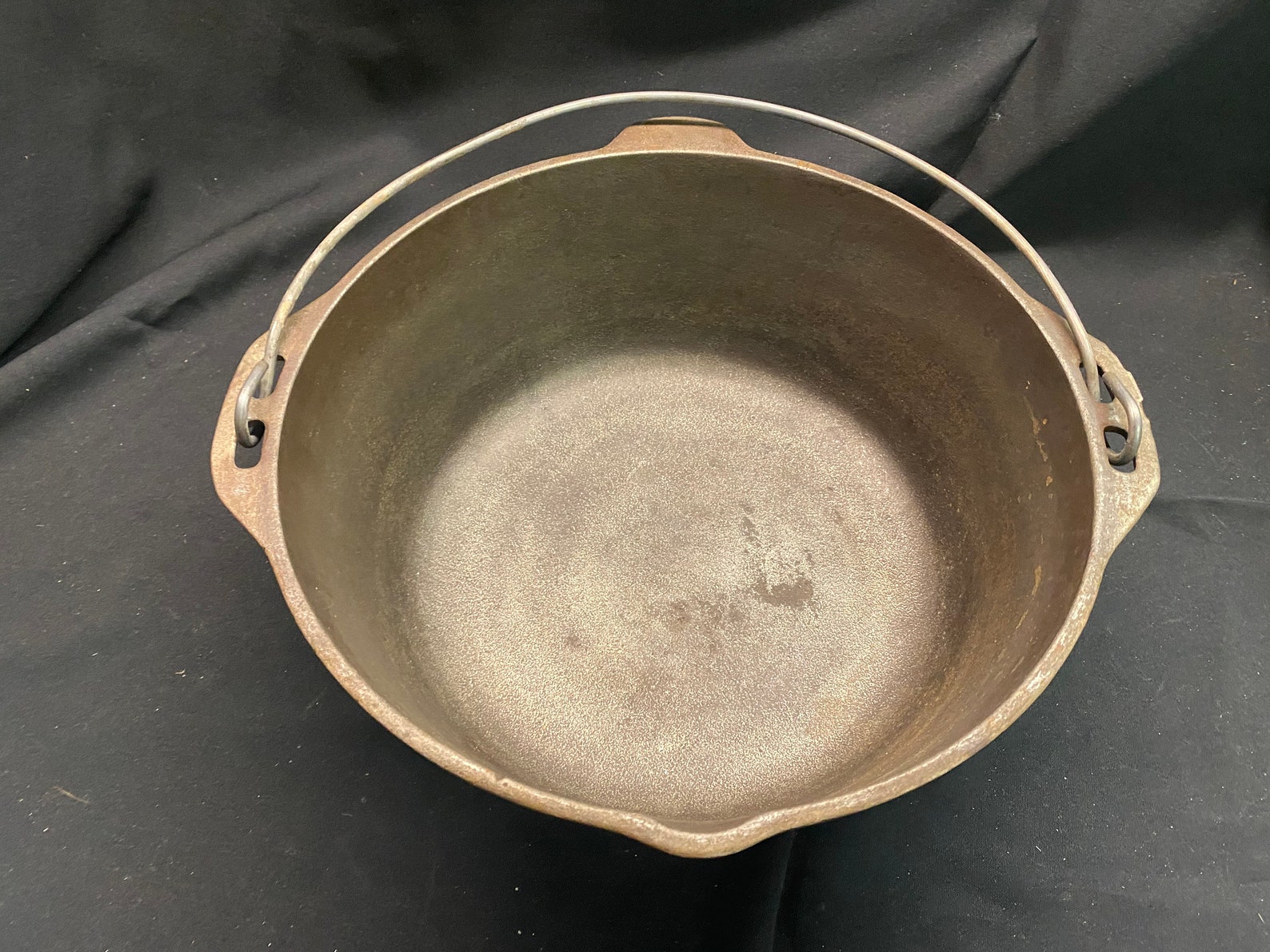 VINTAGE Cast Iron 10 Dutch Oven with Lid and Handle Made in Etsy