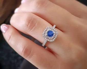 Blauwe saffier en diamanten ring 18k witgoud, kussengeslepen ring