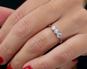 Three stone Diamond ring 18k white Gold, Three stone engagement ring