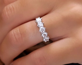 Five stone Diamond ring 18k Gold, 5 Diamond engagement ring, Diamond band