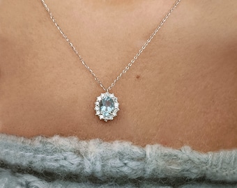 Ovale Aquamarin- und Diamant-Halskette aus 18 Karat Weißgold