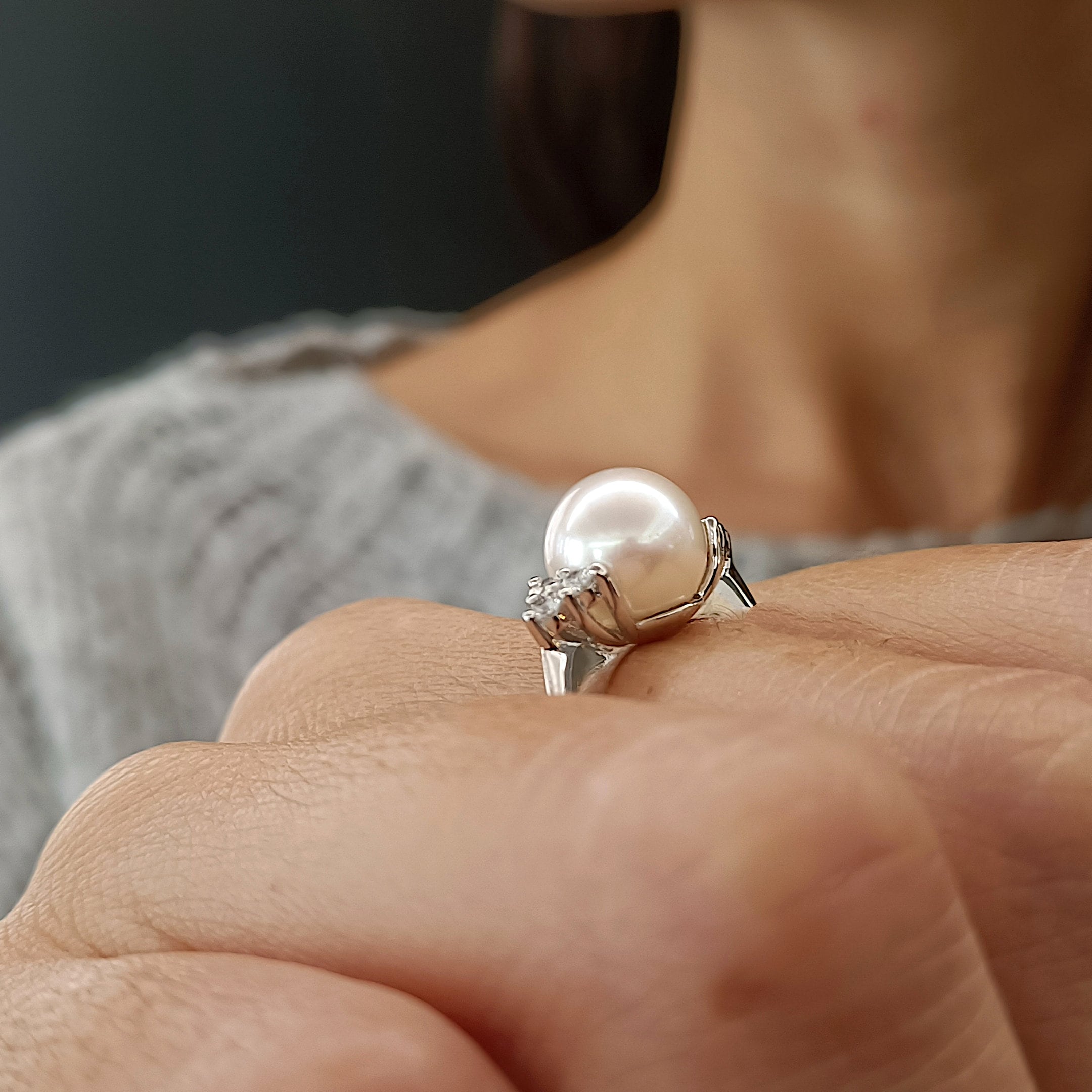 Pearl and Diamond Ring 18k Gold, Akoya Pearl Ring, Pearl Cluster