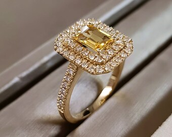 Bague En Or Jaune 18 Carats Avec Saphir Et 12 Diamants - Taille 53/54, Occasion En Parfait état, Prix 300€