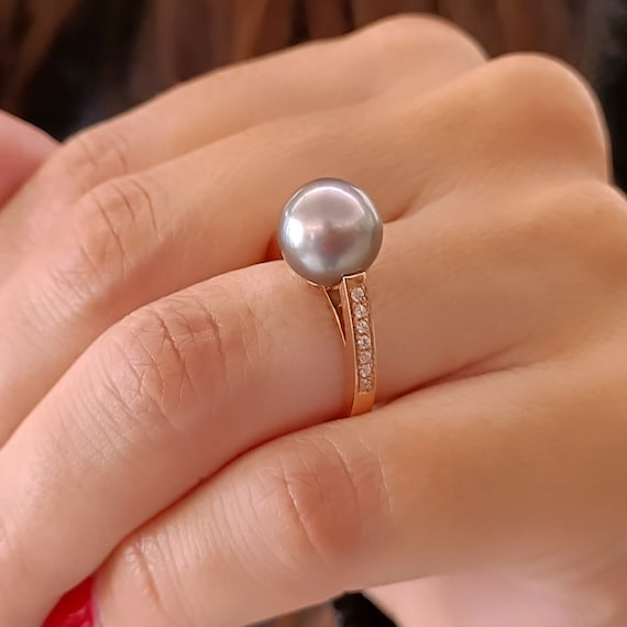Anello in acciaio gold con pietra nera - Michela Lazzaro