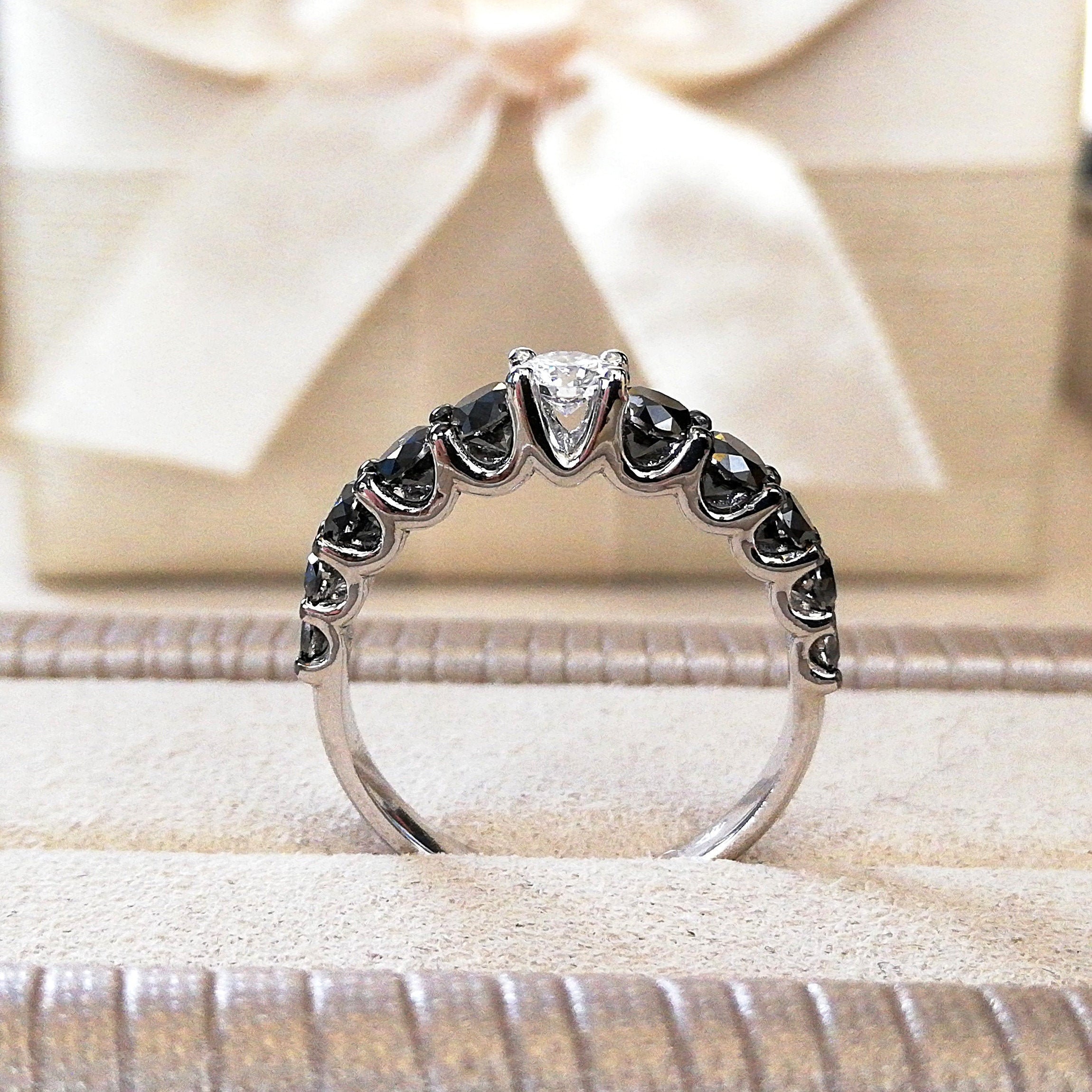 エタニティ リング ブラック ダイヤモンド 18K ホワイト ゴールド 